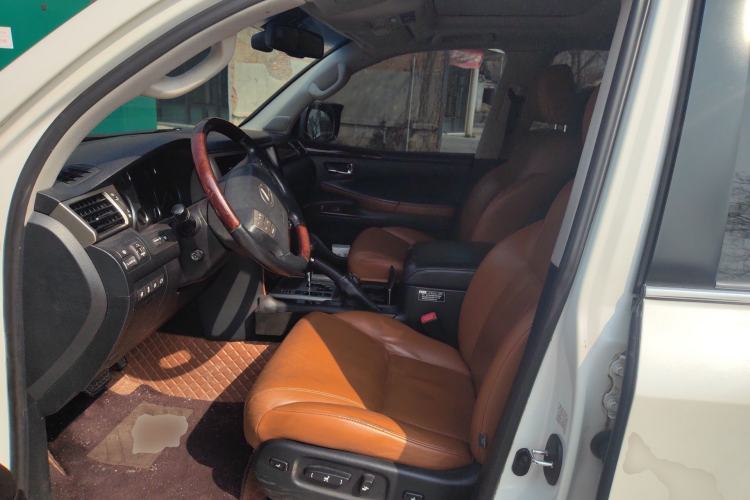 Used Lexus LX 2013 570
