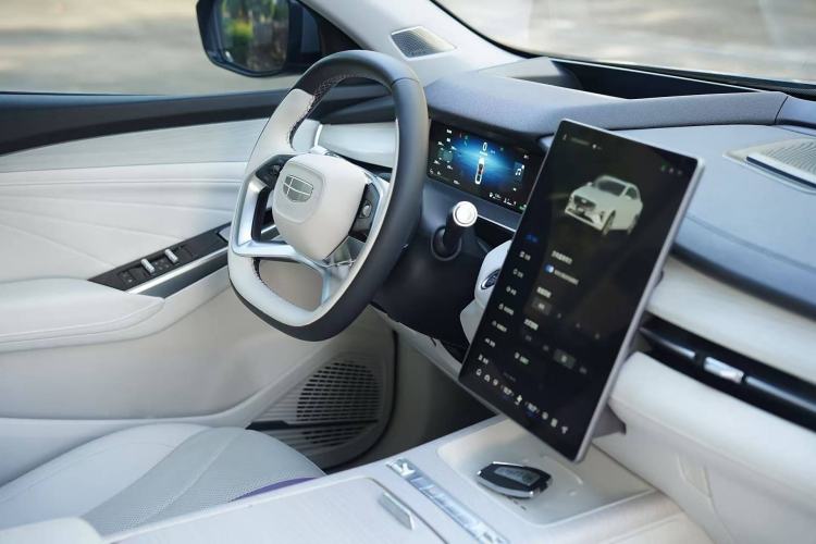 Used Geely Auto Preface L 2024 Zhiqing 1.5TD Tiangong Edition Audio And AC Panel