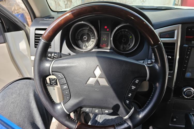 Used Mitsubishi Pajero 2019 V97 3.8L 5-Door GLS Middle East Edition