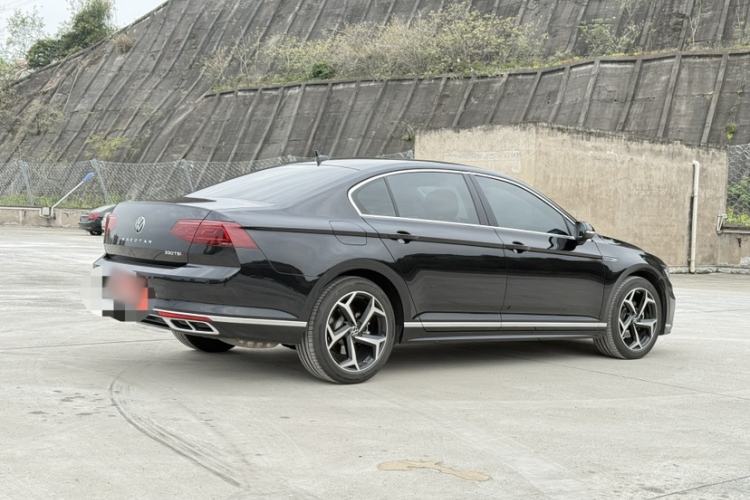 Used Volkswagen Magotan 2023 2 Million Units Commemorative Edition 330TSI DSG Luxury Version Exterior 4