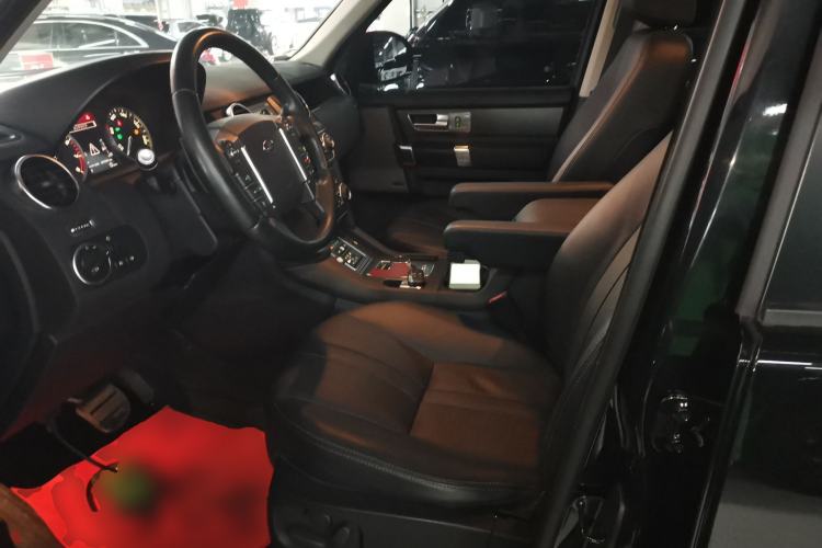 Used Land Rover Discovery 2015 3.0 SC V6 SE Left Front Seat