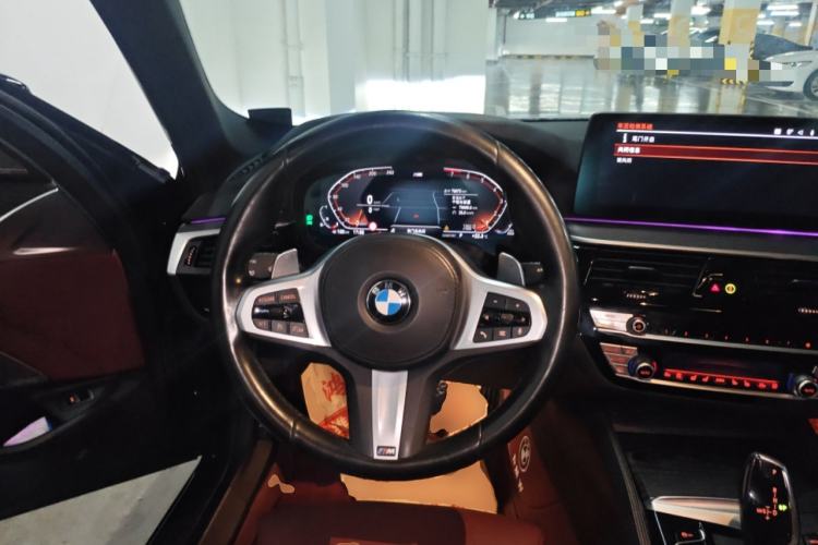 Used BMW 5 Series 2022 Second Facelift 530Li Luxury Version M Sport Package Steering Wheel