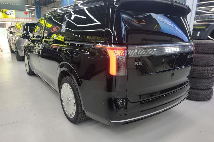 Used Zeekr 009 2024 GAC Trumpchi
