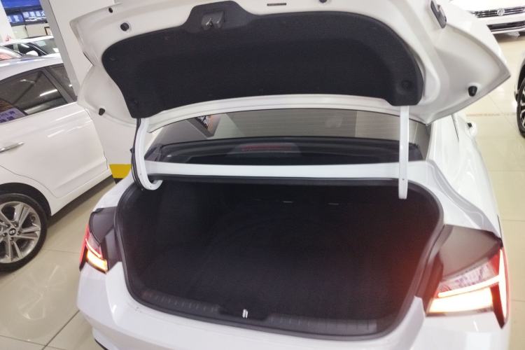 Used Hyundai Elantra 2021 1.5L CVT GLX Elite Edition Trunk