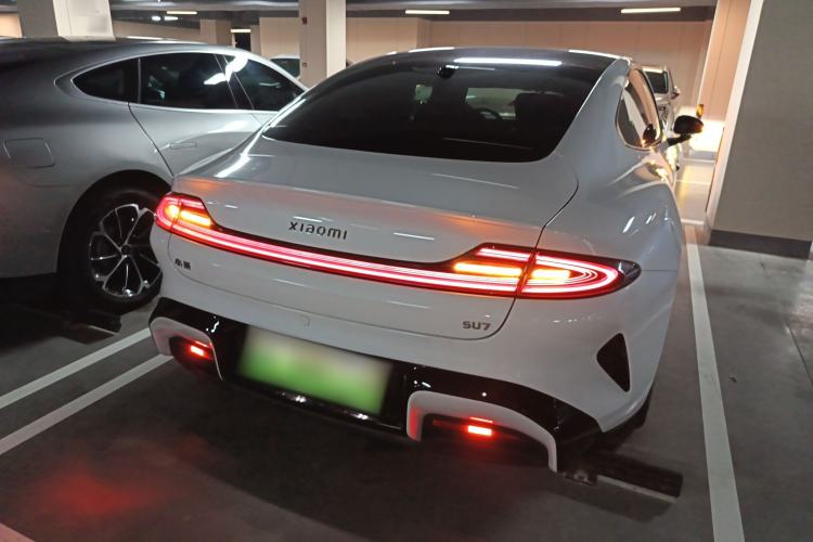 Used Xiaomi Auto SU7 2024 Rear-Drive Long-Range Intelligent Driving Version Rear Right 45 Deg