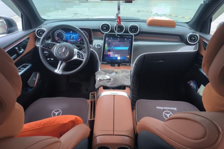 Used Mercedes-Benz GLC 2023 GLC 260 L 4MATIC Dynamic Edition 5-seater Center Console