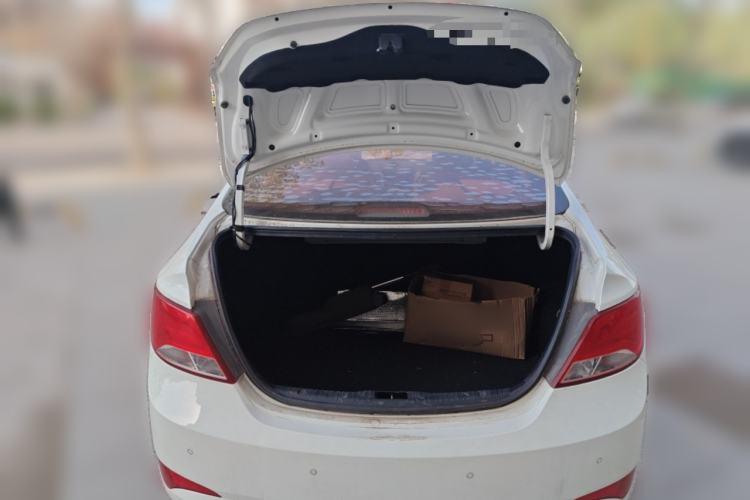 Used Hyundai Verna (older generation) 2016 1.4L Manual Smart GLS Trim Trunk