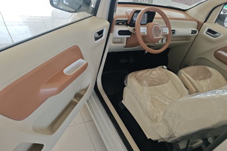 Used Wuling Hongguang MINIEV 2024 3rd Generation 215km Youth Edition
