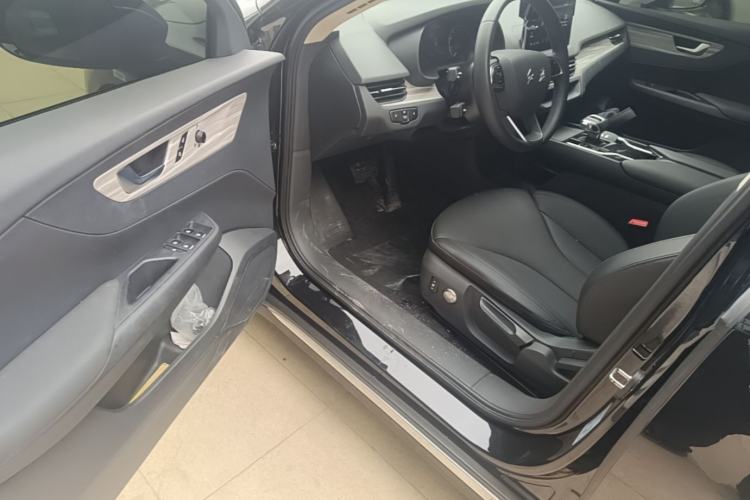 Used Hongqi E-QM5 2023 620km PLUS
