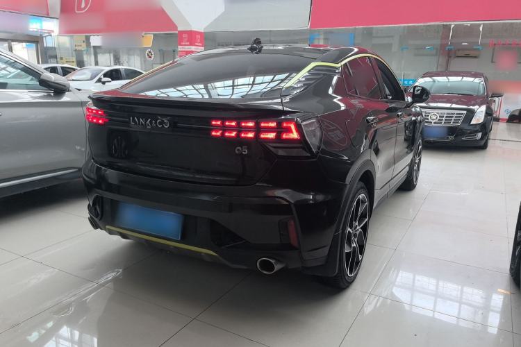 Used Lynk & Co 05 2020 2.0TD Two-Wheel Drive Shine Halo Exterior 3