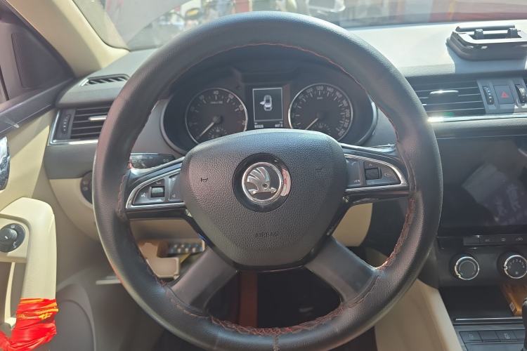 Used Skoda Octavia 2015 1.6L Automatic Yijun Edition
