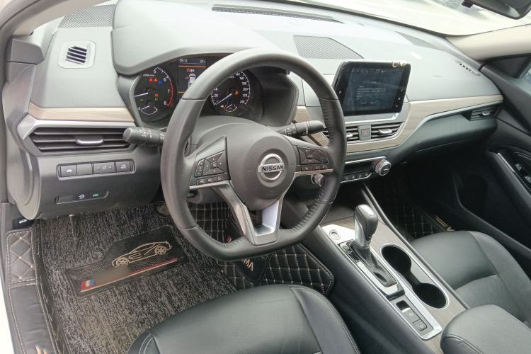 Used Nissan Teana 2021 2.0L XL Comfort Edition Center Console