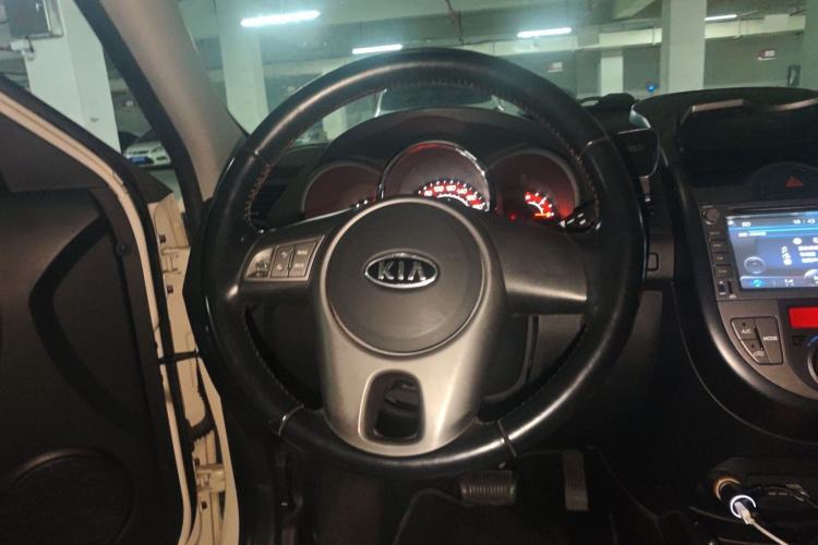Used Kia Soul 2013 1.6L AT Premium Steering Wheel