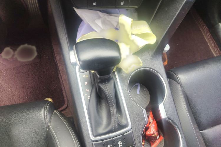 Used Kia KX5 2016 2.0L Automatic 2WD Premium Gear Lever