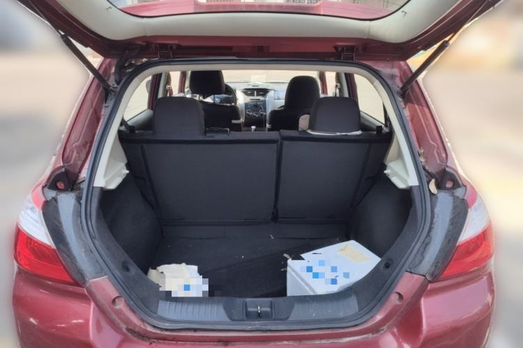 Used Venucia R50 2015 1.6L Manual Fashion Edition