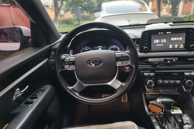 Used Kia KX7 2017 2.0T Automatic Two-Wheel Drive GLS 7-Seater
