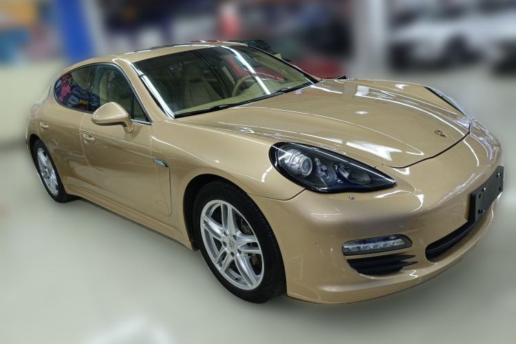 Used Porsche Panamera 2010 Panamera 3.6L Front Right 45 Deg