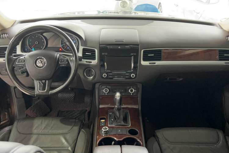 Used Volkswagen Touareg 2011 3.0 TSI Standard Version
