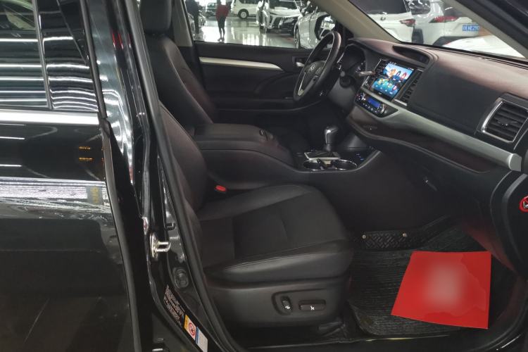 Used Toyota Highlander 2018 2.0T Four-Wheel Drive Luxury Edition 7 Seats China V Emission Standard
