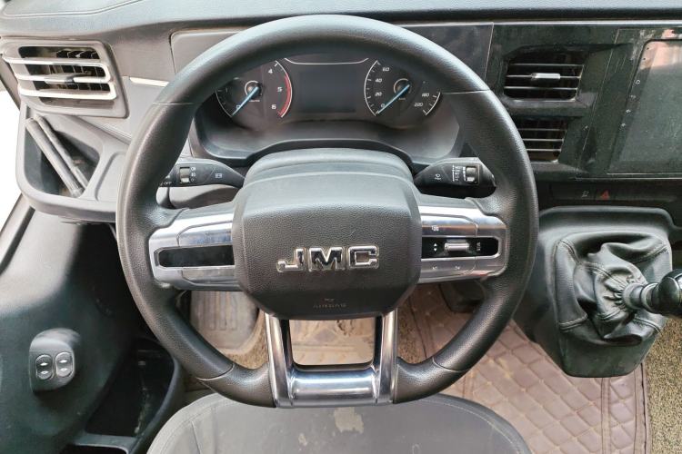 Used JMC Fushun 2022 2.0T Manual Multi-Function Passenger Vehicle Short Wheelbase Mid-Height Roof 6-Seater
