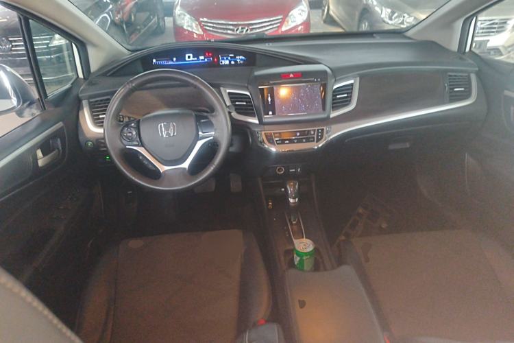 Used Honda Jade 2013 1.8L automatic Comfort version 5 seats Center Console