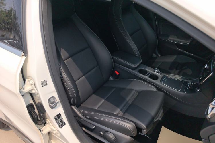 Used Mercedes-Benz GLA 2018 GLA 200 Fashion Model Right Front Seat