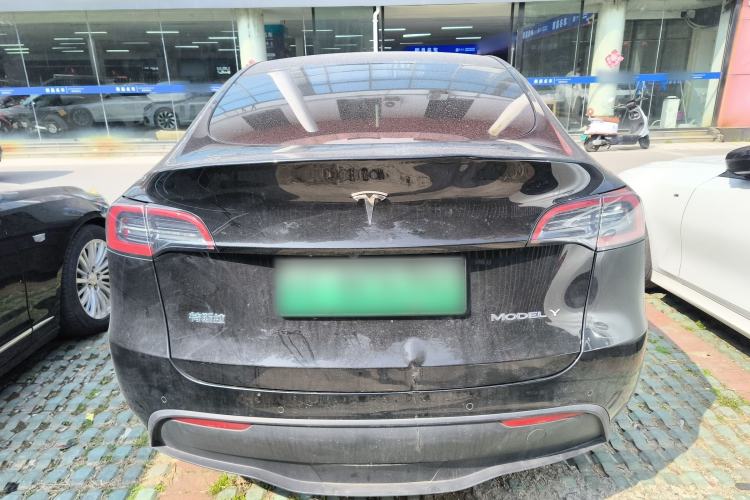 Used Tesla Model Y 2023 Long-Range All-Wheel-Drive Version