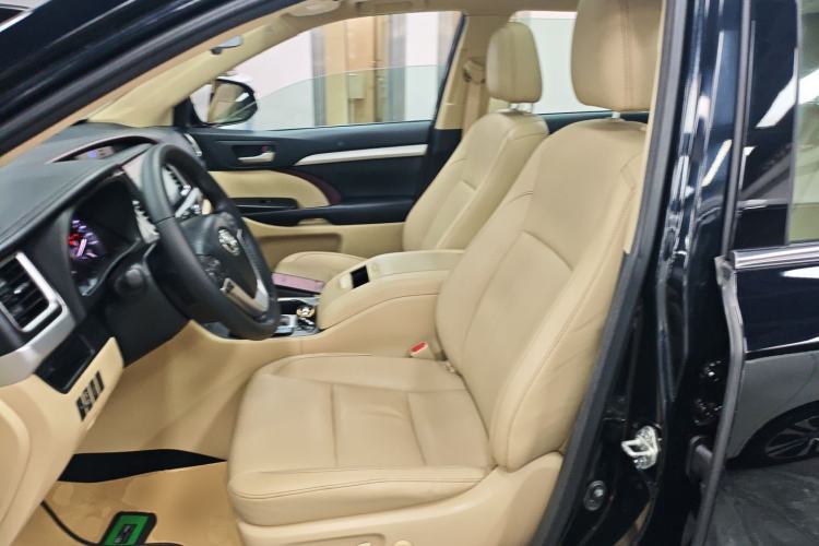 Used Toyota Highlander 2017 2.0T Four-Wheel Drive Luxury Edition 7 Seats Left Front Seat