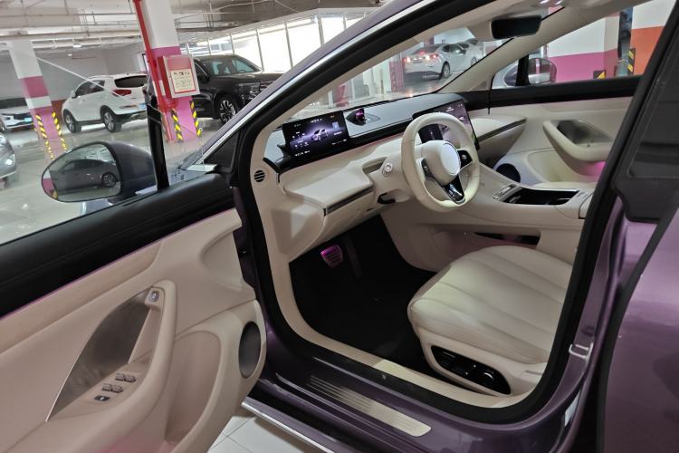 Used Hima Luxeed S7 2025 705 km Pro
