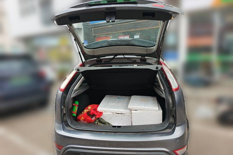 Used Ford Focus 2012 Hatchback Classic 1.8L Manual Base Model Trunk