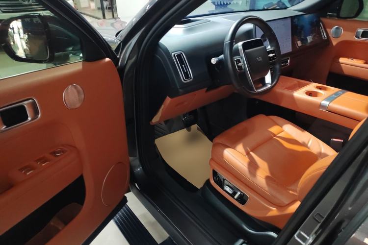 Used Li Auto L8 2023 Pro Model
