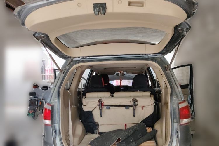 Used Baojun 730 2014 1.5L manual luxury trim 7 seats
