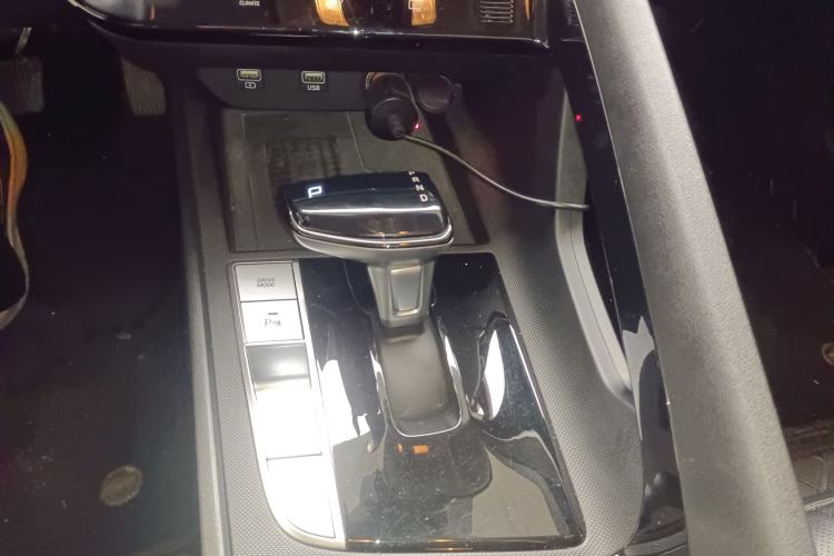 Used Hyundai Elantra 2021 1.5L CVT LUX Prestige Edition Gear Lever