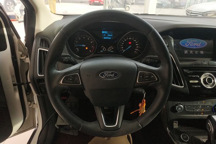 Used Ford Focus 2018 Hatchback Classic 1.6L Automatic Trendy SmartDrive Edition
