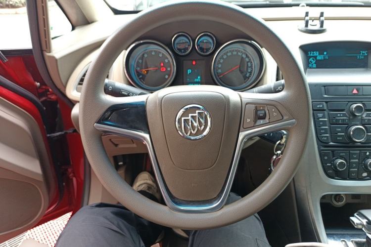 Used Buick GT 2012 GT 1.6L Automatic Fashion Edition Steering Wheel