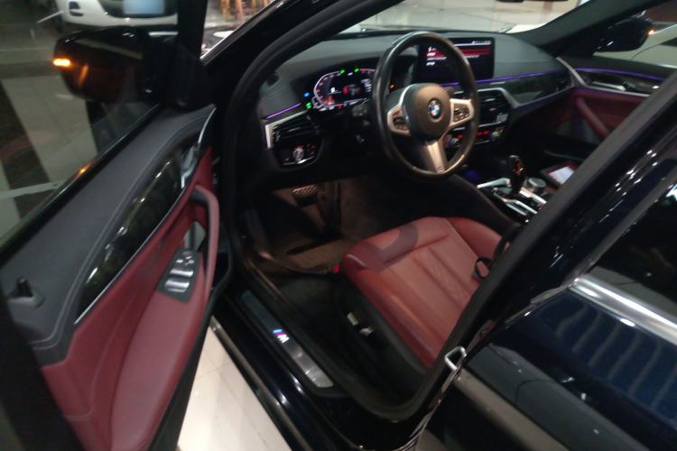 Used BMW 5 Series 2022 Restyled 525Li M Sport Package Left Front Seat