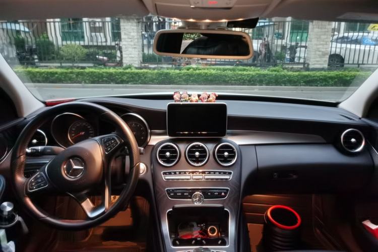 Used Mercedes-Benz C-Class 2015 C 200 L Sport Edition Center Console