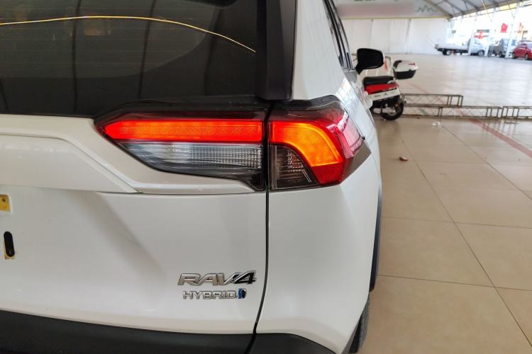 Used Toyota RAV4 2021 Dual-Engine 2.5L E-CVT Two-Wheel Drive Elite Edition