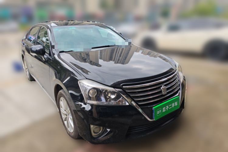Used Toyota Crown 2012 2.5L Royal Leather Edition Front Right 45 Deg