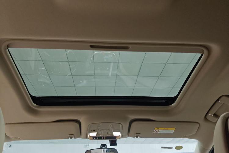 Used Buick GL8 New Energy 2025 Lushang First-Drive Edition 7-Seater Headliner