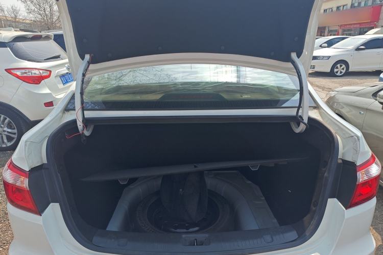 Used CHANGAN Alsvin V7 2016 1.6L Manual LeShang Model China V Standard
