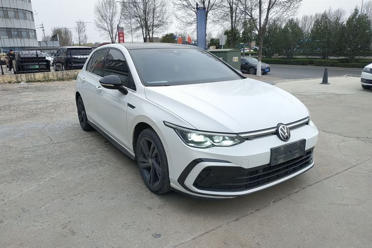 Used Volkswagen Golf 2021 280TSI DSG R-Line Front Right 45 Deg