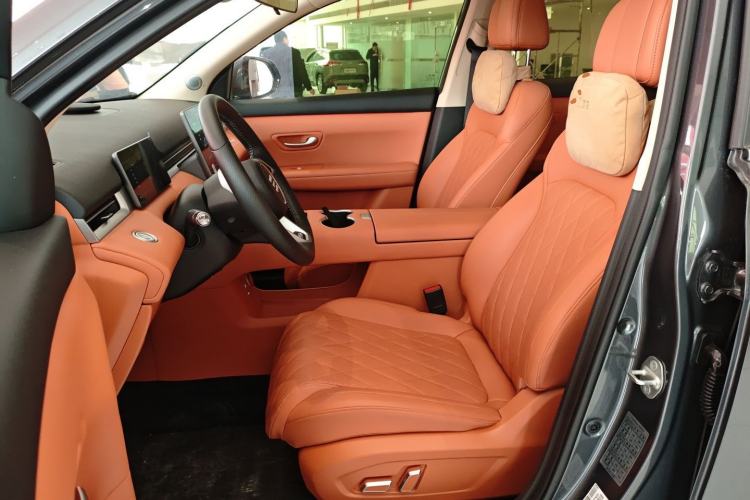 Used Landian E5 PLUS 2025 165 km Long-Range Version PLUS 7-Seater
