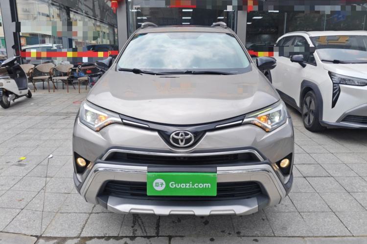 Used Toyota RAV4 2019 2.0L CVT Two-Wheel Drive Fashion X Limited Edition China VI Standard
