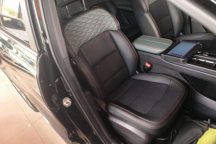 Used Geely Auto Haoyue L 2023 2.0T DCT Prestige Edition Right Front Seat