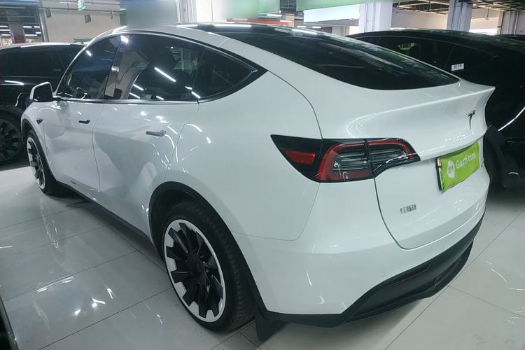 Used Tesla Model Y 2023 Long-Range All-Wheel-Drive Version