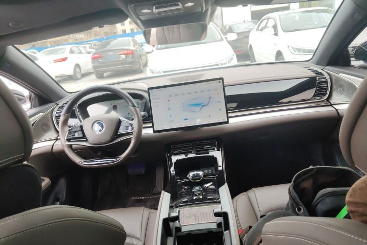 Used BYD Han 2024 DM-i Glory Edition 121KM Prestige Model
