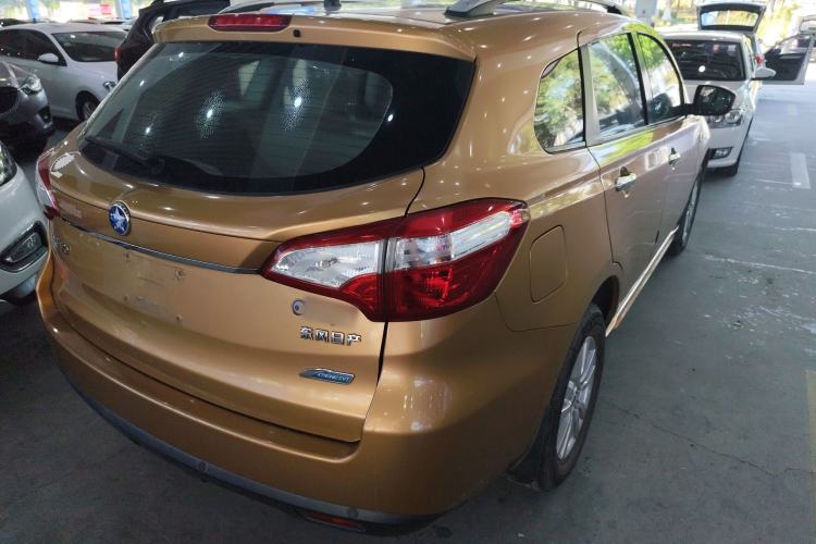 Used Venucia T70 2015 2.0L CVT Smart Edition
