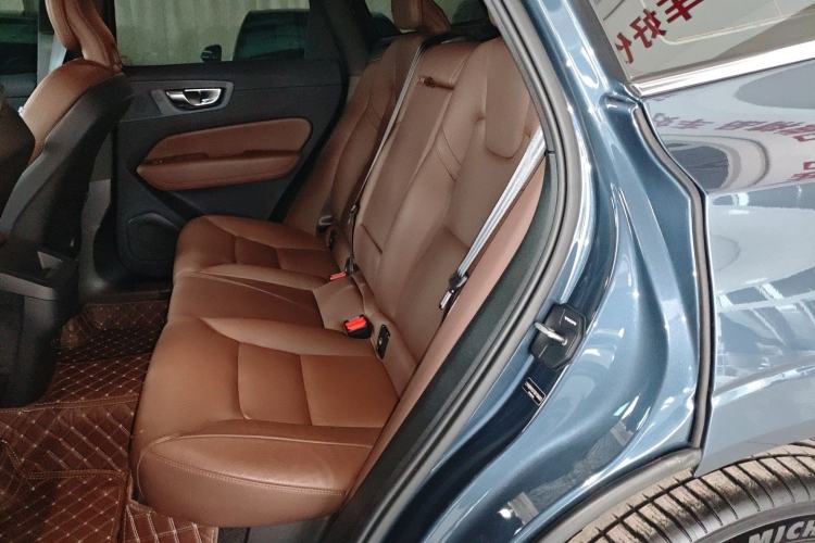 Used Volvo XC60 2025 B5 4x4 Smart Luxury Edition