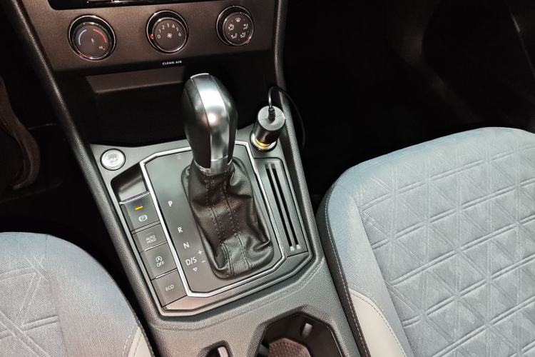 Used Volkswagen Lavida 2023 300TSI DSG Full-Comfort Edition Gear Lever